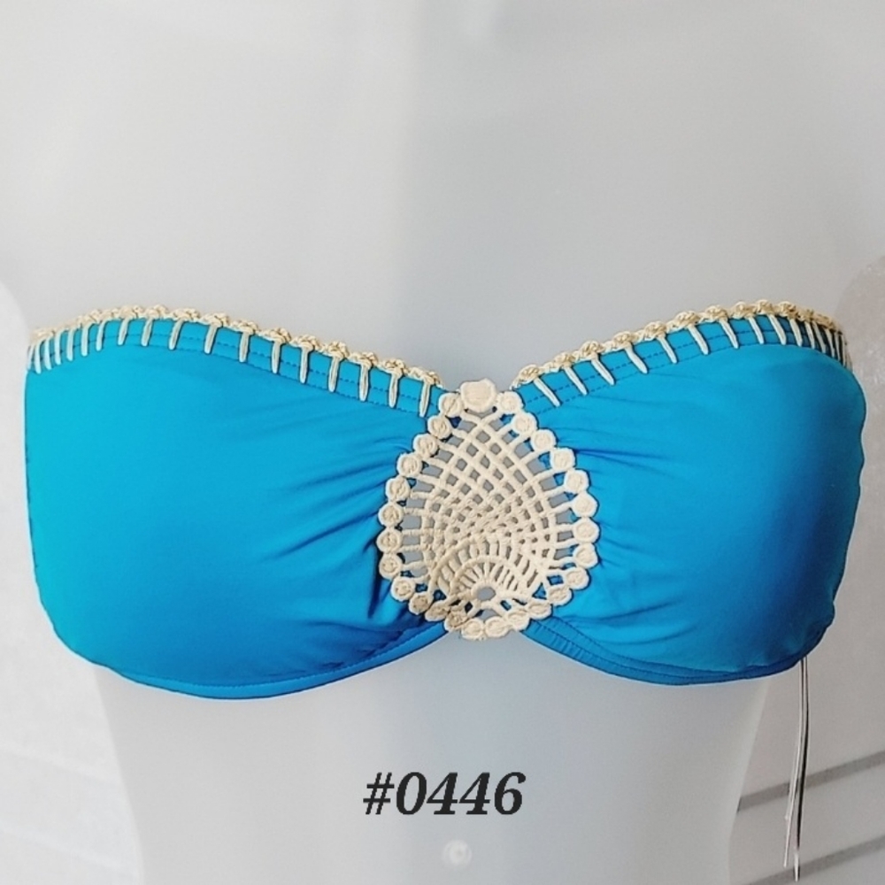 🩵NWT!🩵 The Bikini Lab aqua blue swim top, embroidery stitch detailing Medium🤍